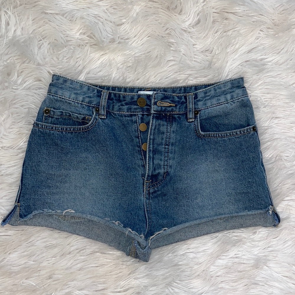 Amuse Society Kenzie High Waisted Cutoff Denim Jean Shorts Medium Wash